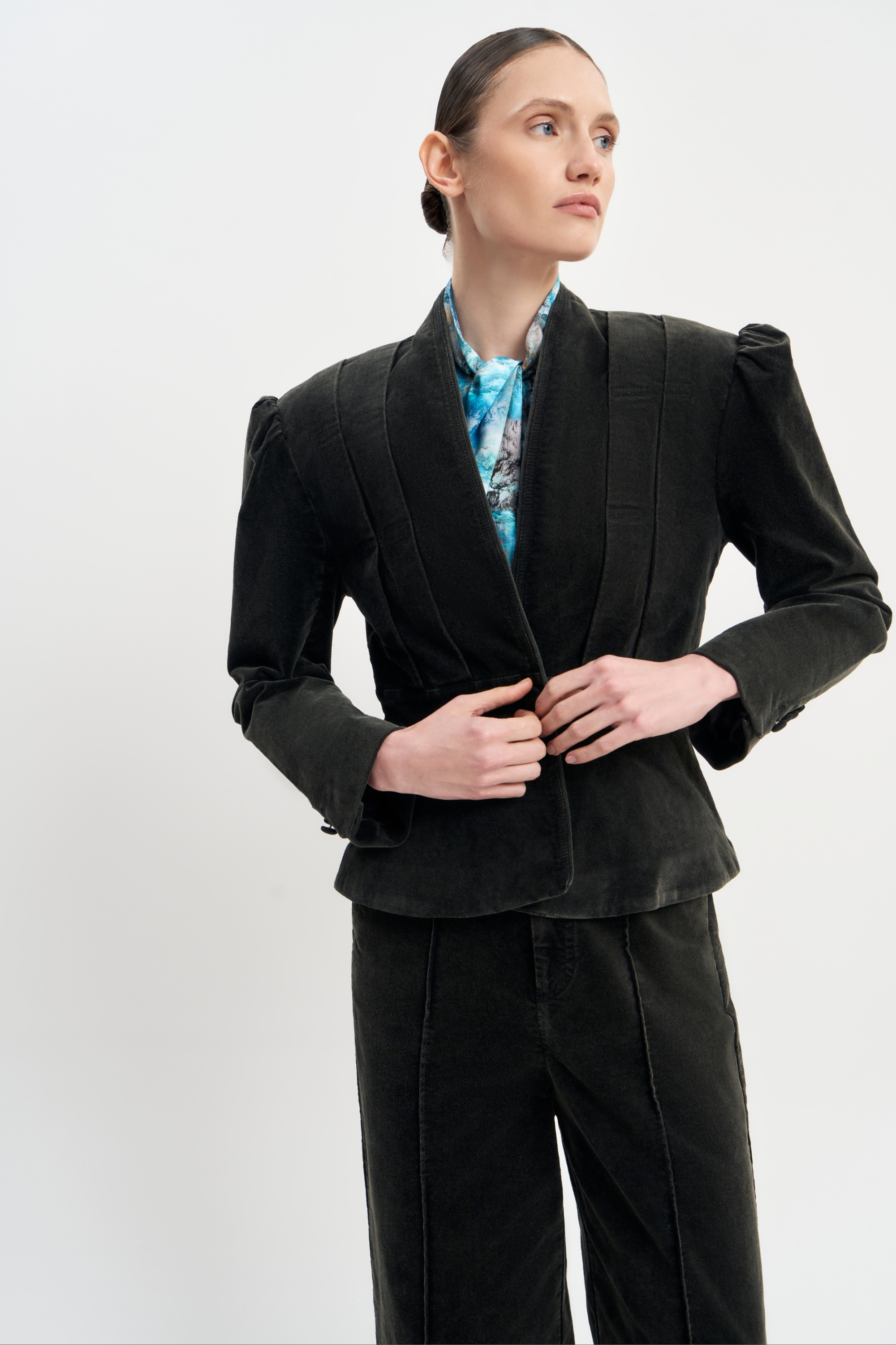 Бархатный жакет Нуар