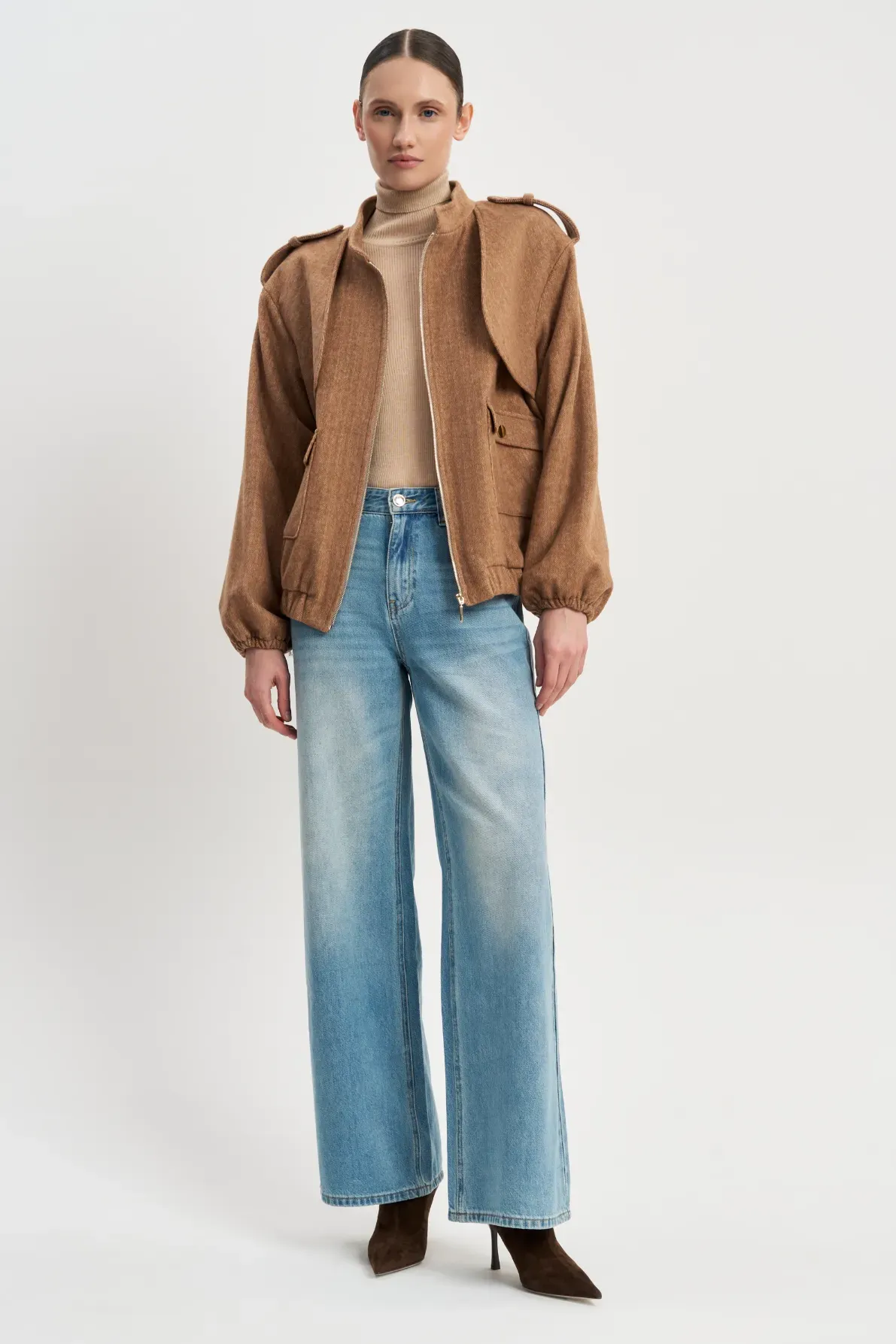 Бомбер бежевый Охота на лис