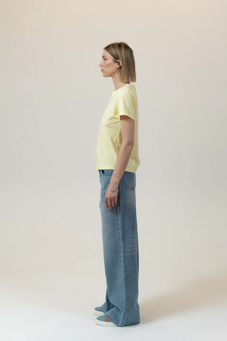 Футболка желтая