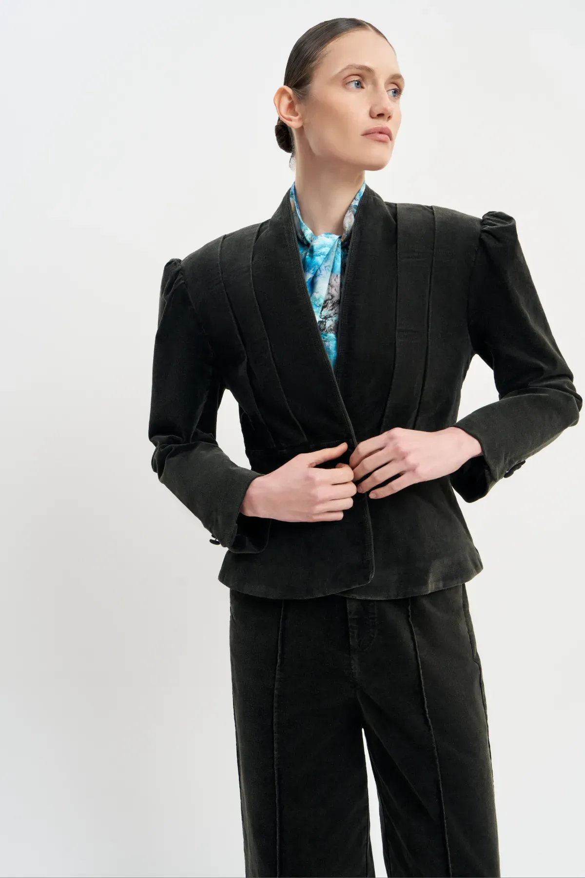 Бархатный жакет Нуар