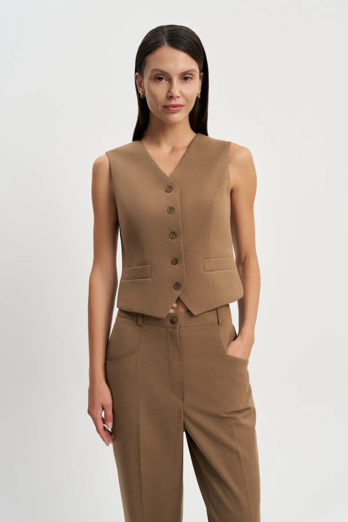 Жилет Денди песочный